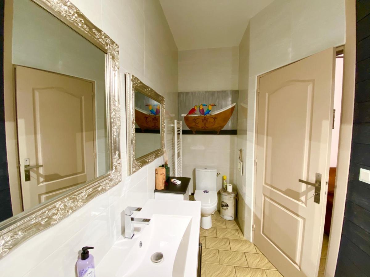 O Clair De Lune Au Coeur De Sarlat - Chambres Climatisees - Parking Prive - Piscine Chauffee - Spa Et Massages Kültér fotó
