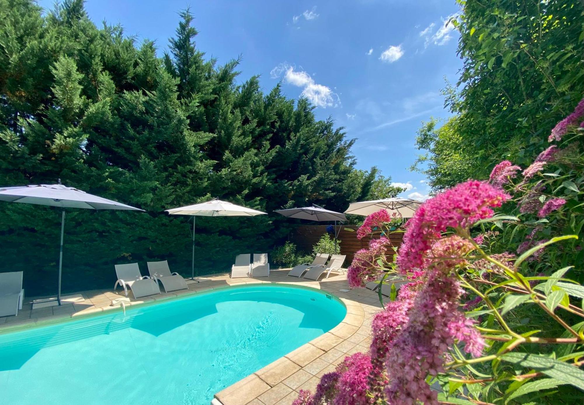 O Clair De Lune Au Coeur De Sarlat - Chambres Climatisees - Parking Prive - Piscine Chauffee - Spa Et Massages Kültér fotó