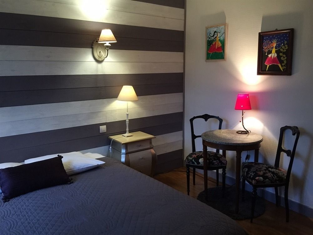 O Clair De Lune Au Coeur De Sarlat - Chambres Climatisees - Parking Prive - Piscine Chauffee - Spa Et Massages Kültér fotó