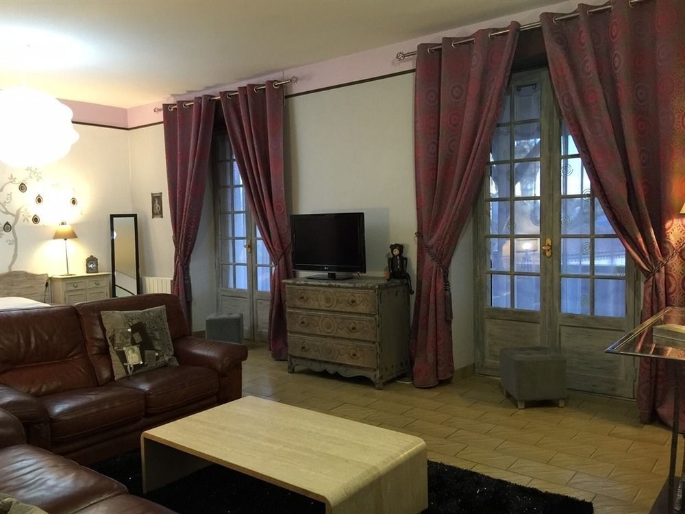 O Clair De Lune Au Coeur De Sarlat - Chambres Climatisees - Parking Prive - Piscine Chauffee - Spa Et Massages Kültér fotó