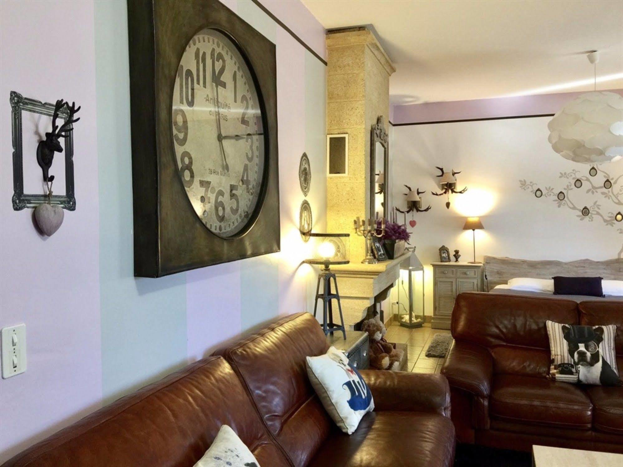 O Clair De Lune Au Coeur De Sarlat - Chambres Climatisees - Parking Prive - Piscine Chauffee - Spa Et Massages Kültér fotó
