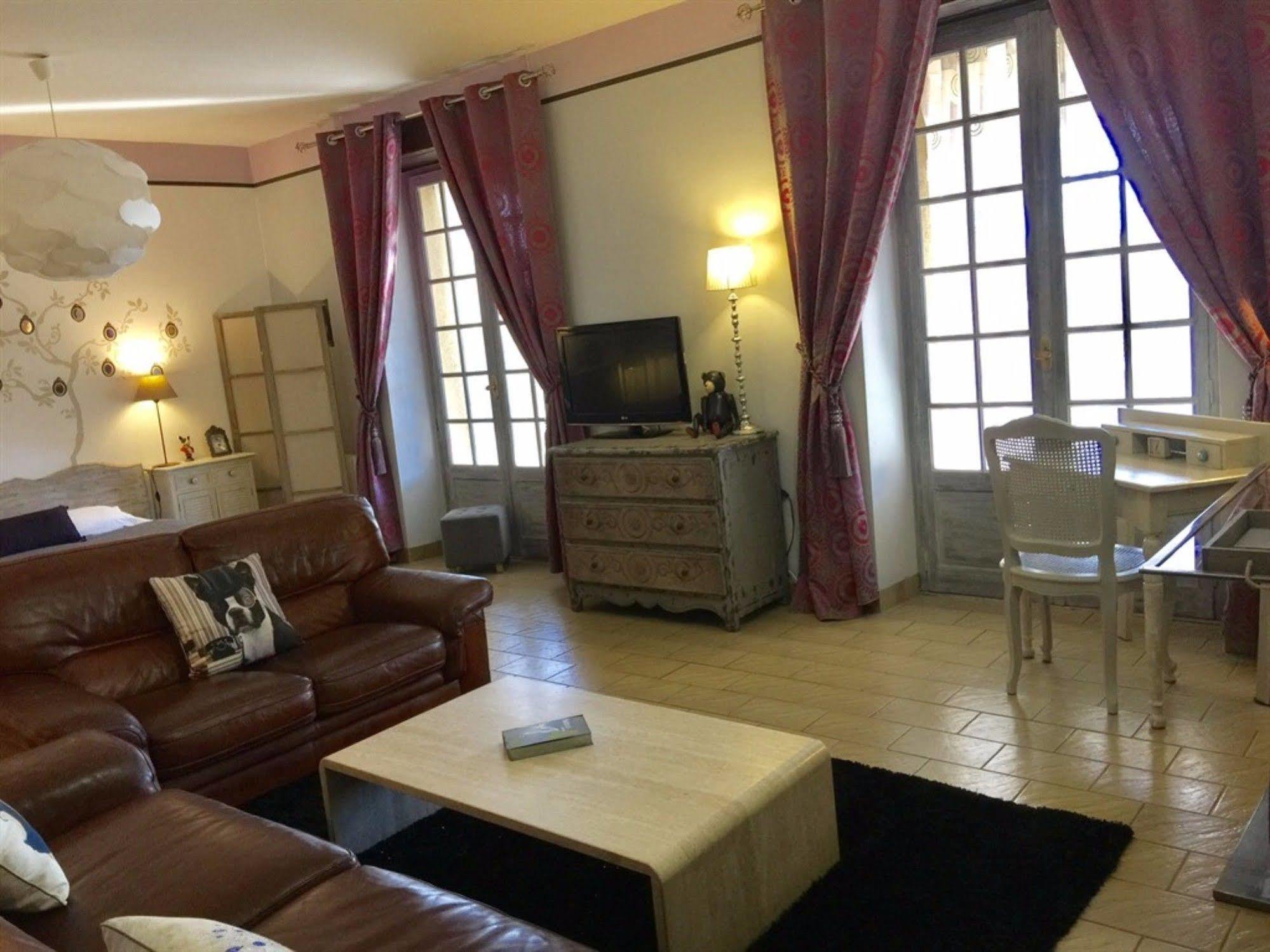 O Clair De Lune Au Coeur De Sarlat - Chambres Climatisees - Parking Prive - Piscine Chauffee - Spa Et Massages Kültér fotó