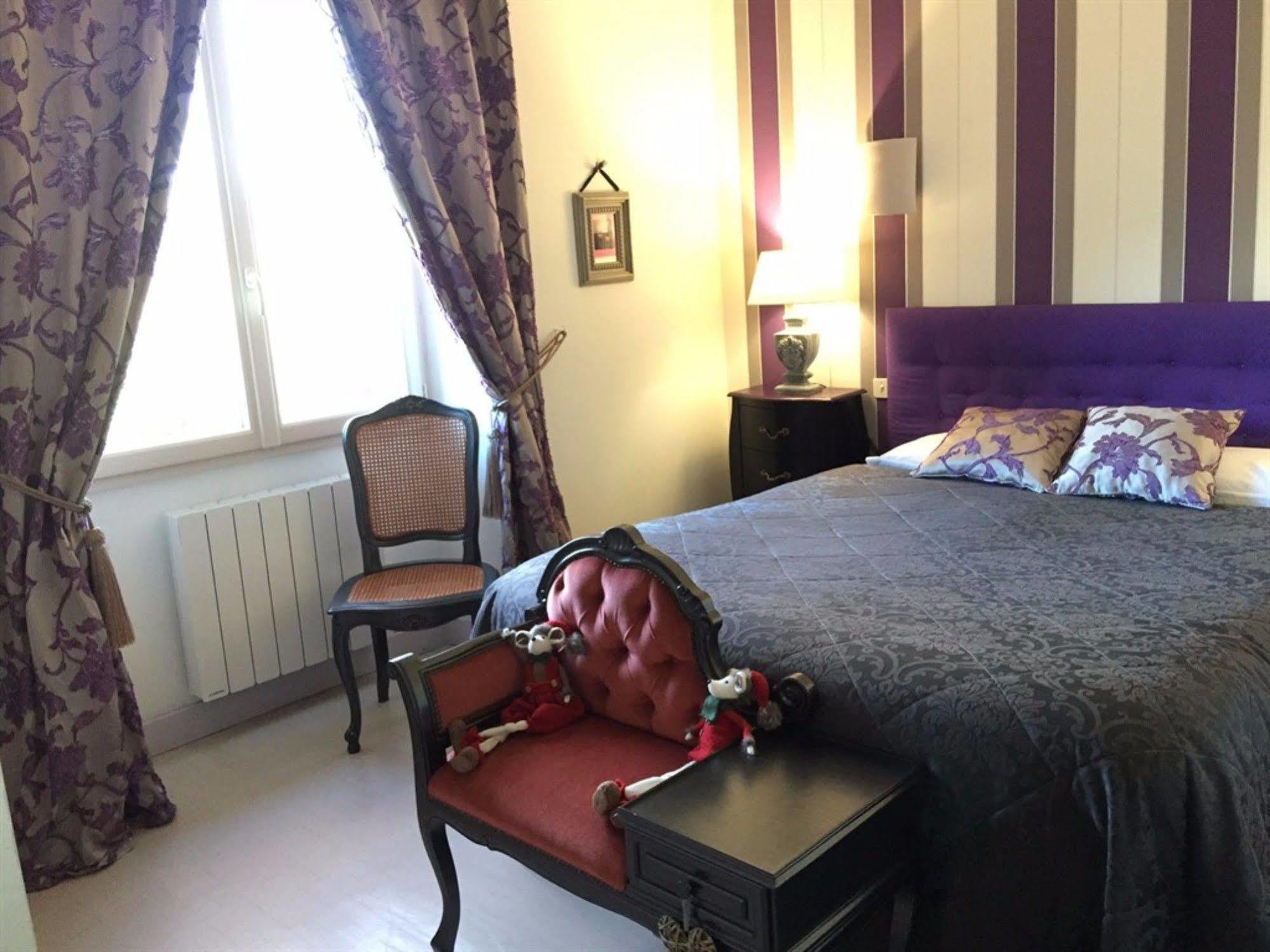 O Clair De Lune Au Coeur De Sarlat - Chambres Climatisees - Parking Prive - Piscine Chauffee - Spa Et Massages Kültér fotó