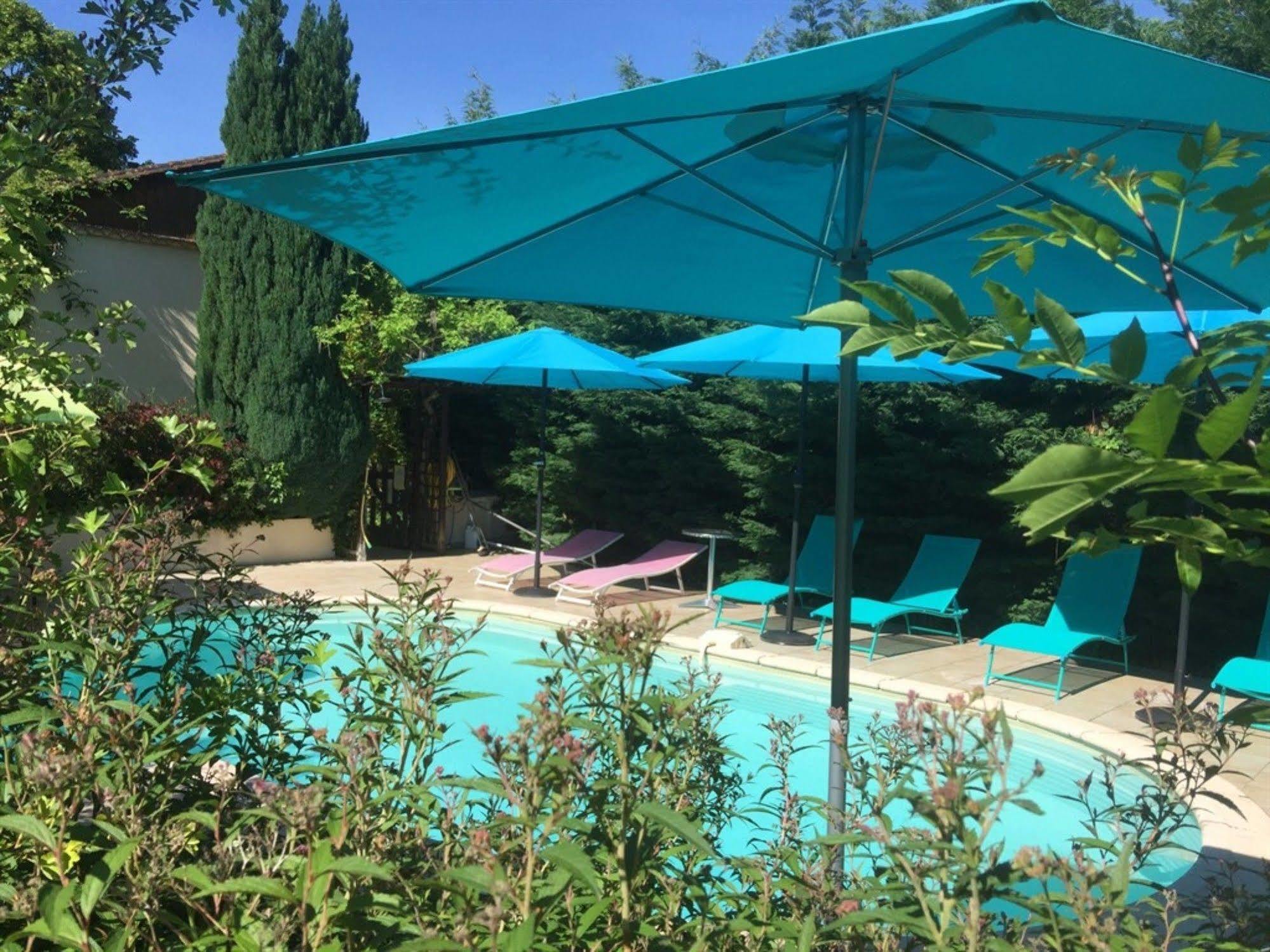 O Clair De Lune Au Coeur De Sarlat - Chambres Climatisees - Parking Prive - Piscine Chauffee - Spa Et Massages Kültér fotó